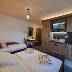 Otel Garni & Terano 3*