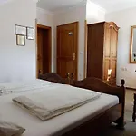 Garni & Terano