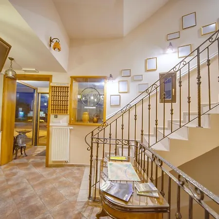 Garni & Terano מריבור