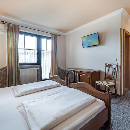 Garni & Terano 酒店