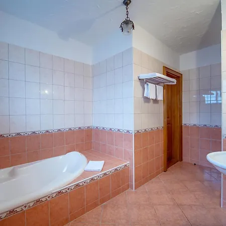 Garni & Terano 马里博尔