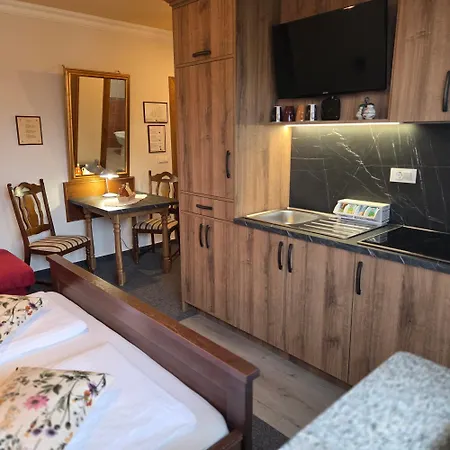 Garni & Terano מלון