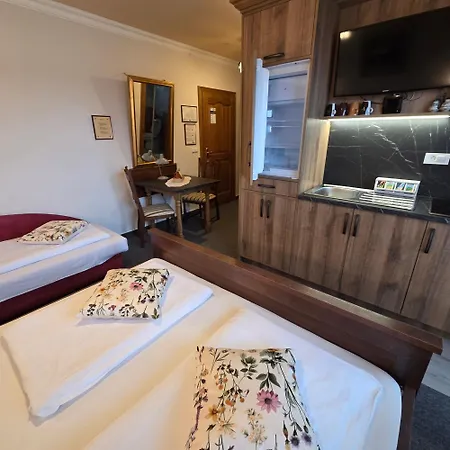 Garni & Terano 酒店