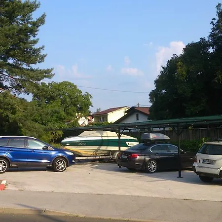 酒店 Garni & Terano