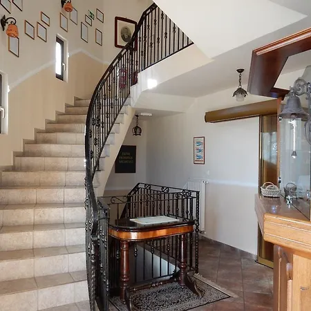 Garni & Terano 马里博尔