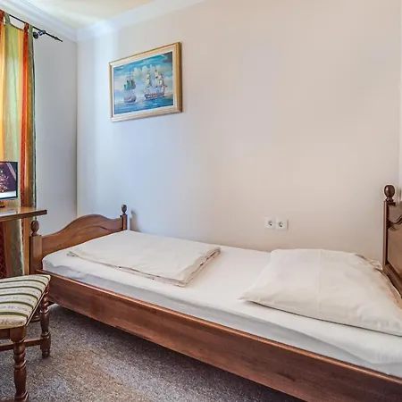 מלון Garni & Terano מריבור