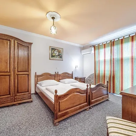 Garni Terano 3* Marburg