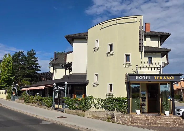 호텔 Garni & Terano